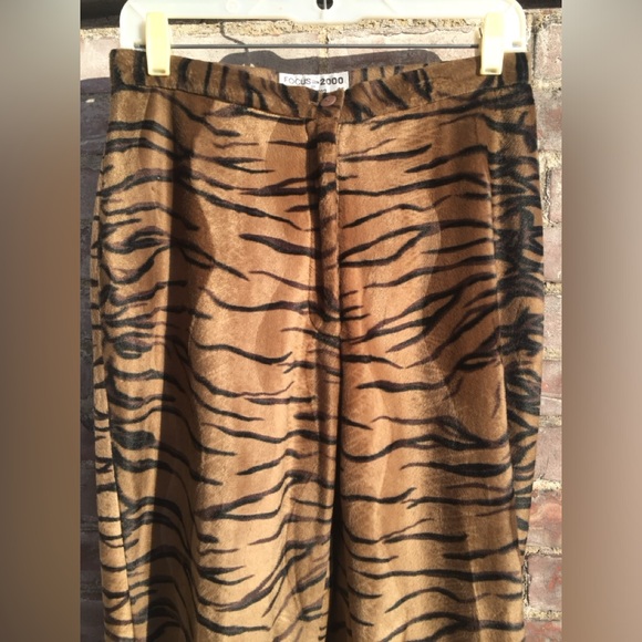 WOMENS FOCUS 2000 SEXY ANIMAL PRINT PARTY HOLIDAY PANTS BLACK BROWN TAN 8 - Picture 2 of 4